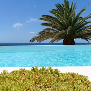 Apartment Sol Eterno - Luxury Aparmtent With Direct Oceanview And Extra Services, Costa Teguise